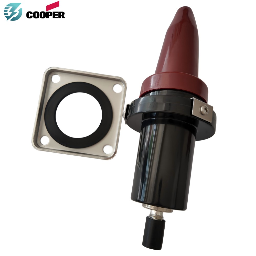 Eaton Cooper Power Series DB625B125GCXC Deadbreak Apparatus Bushing 600A 15kV 25kV 28kV Aluminum Conductor for Pad-Mounted Transformer
