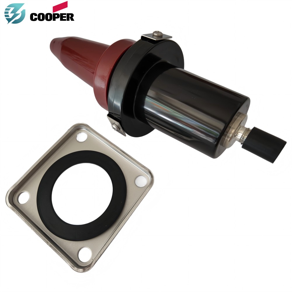 Eaton Cooper Power Series DB625B125GCXC Deadbreak Apparatus Bushing 600A 15kV 25kV 28kV Aluminum Conductor for Pad-Mounted Transformer - Image 2
