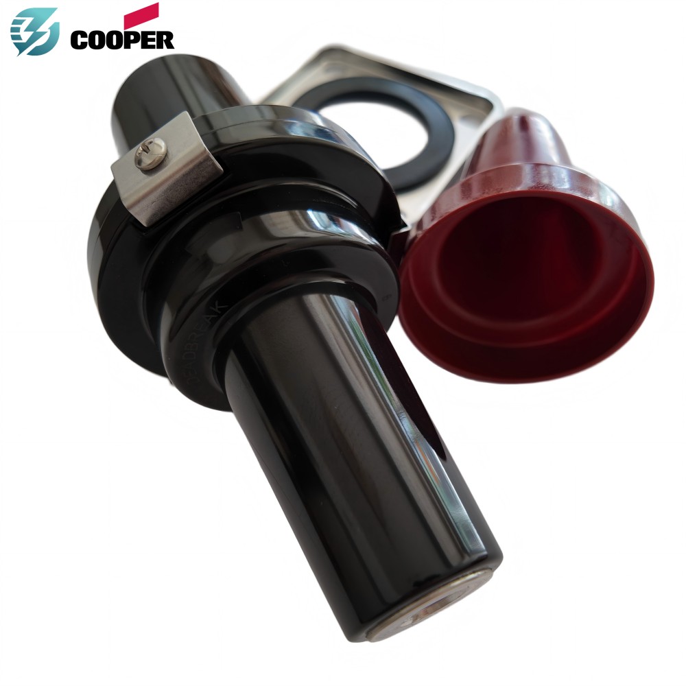 Eaton Cooper Power Series DB625B125GCXC Deadbreak Apparatus Bushing 600A 15kV 25kV 28kV Aluminum Conductor for Pad-Mounted Transformer - Image 3