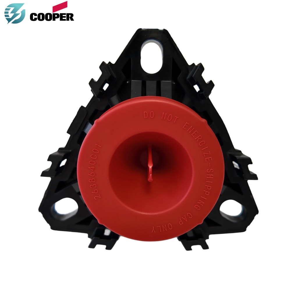 Eaton Cooper Power Series BW150R Tri-Clamp Bushing Well 200A 35kV with Removable Copper Stud for Pad-Mounted Transformer