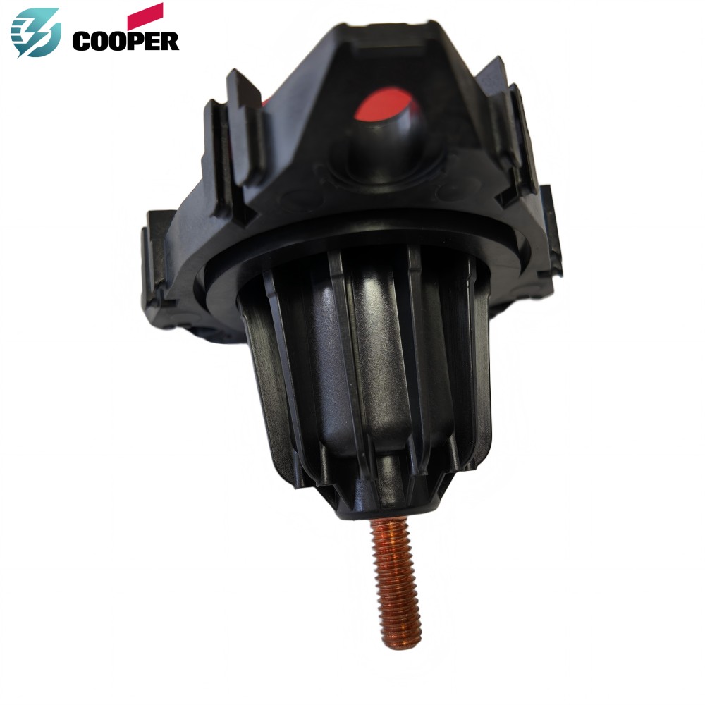 Eaton Cooper Power Series BW150R Tri-Clamp Bushing Well 200A 35kV with Removable Copper Stud for Pad-Mounted Transformer - Image 3